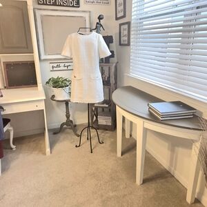 H&M White Textured Short-Sleeve Shift Dress with Pocket Details